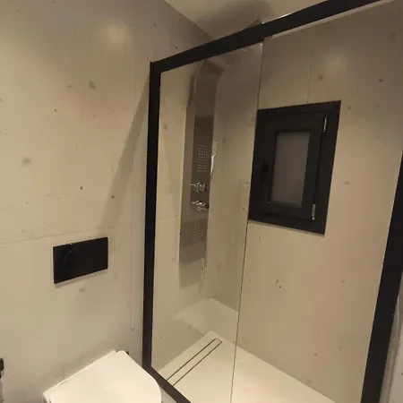 Iovi Tinos Ii Apartman